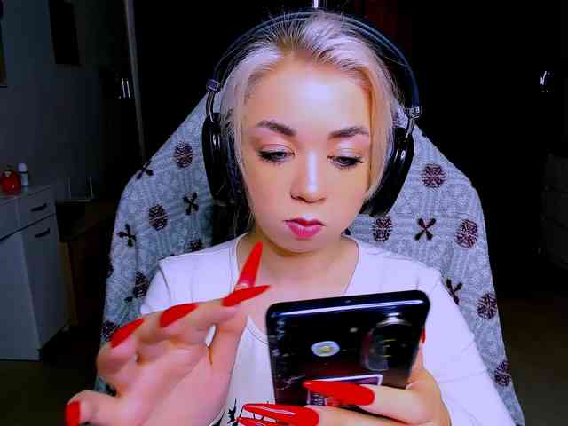 BabyNicole webcam