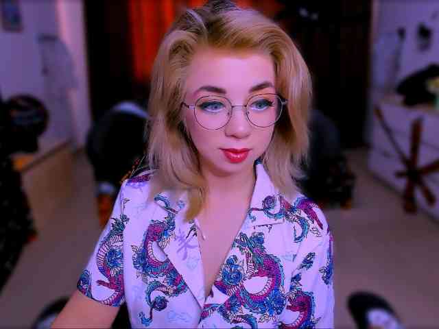 BabyNicole webcam