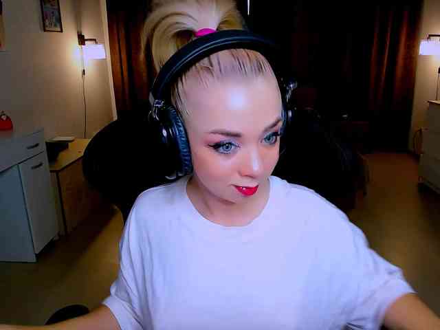 BabyNicole webcam