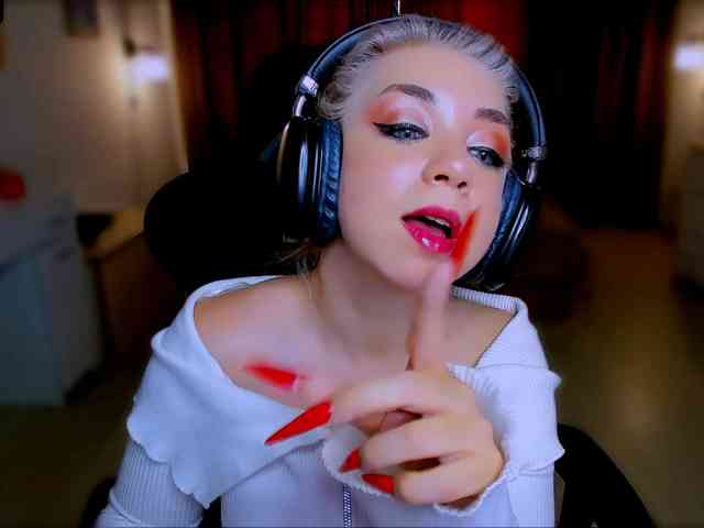 BabyNicole webcam