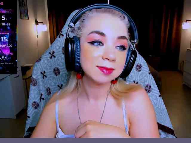 BabyNicole webcam