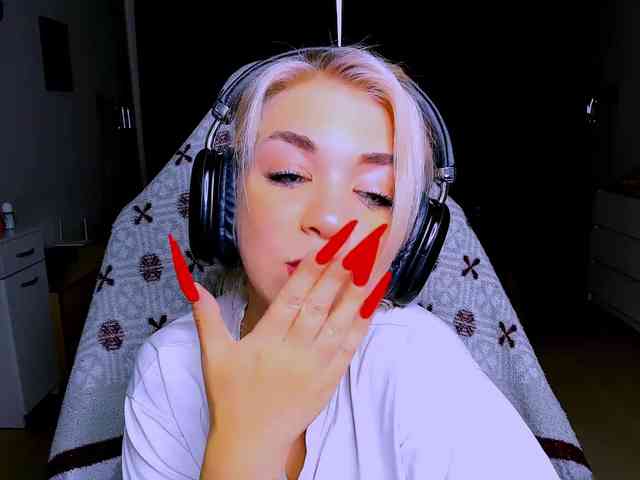 BabyNicole webcam