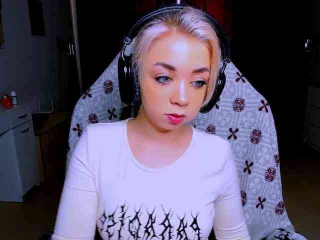 BabyNicole webcam