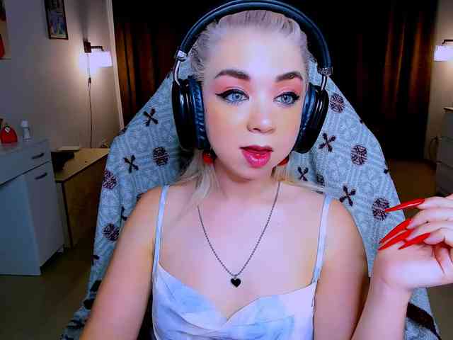 BabyNicole webcam