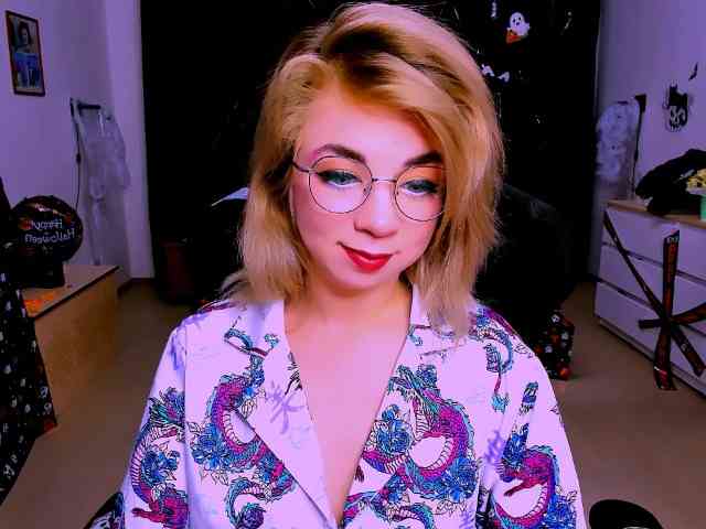 BabyNicole webcam