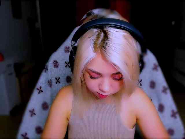 BabyNicole webcam