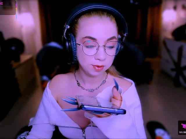 BabyNicole webcam