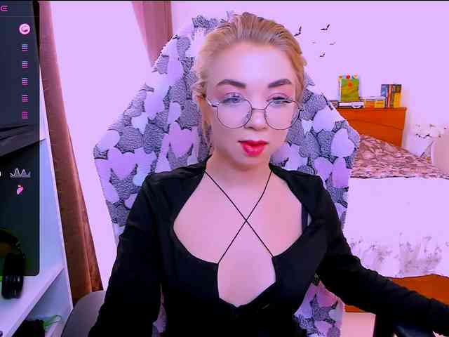 BabyNicole webcam