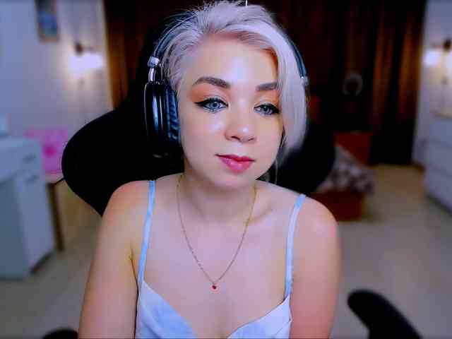 BabyNicole webcam