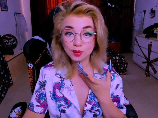 BabyNicole webcam