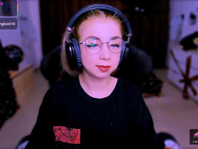 BabyNicole webcam