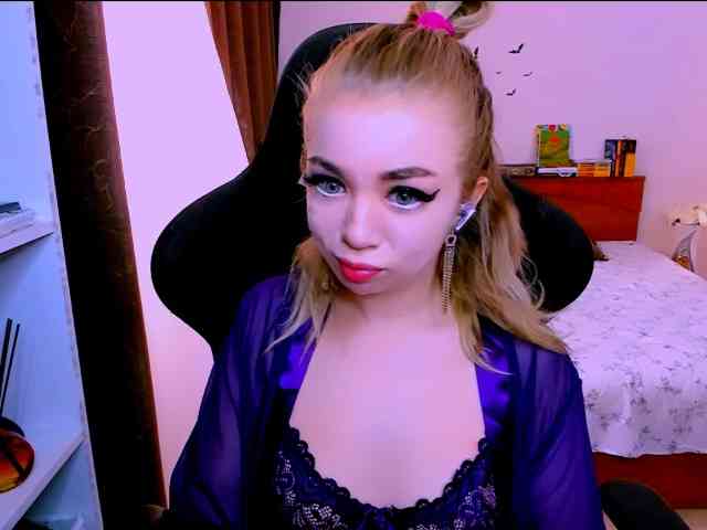 BabyNicole webcam