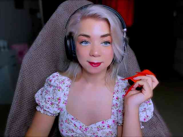 BabyNicole webcam