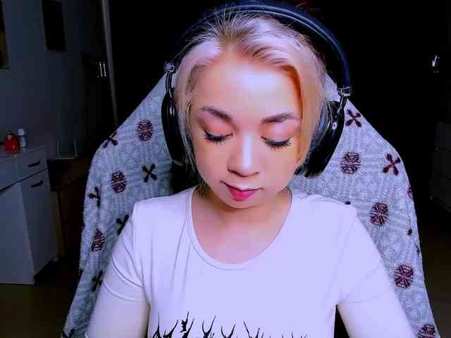 BabyNicole webcam