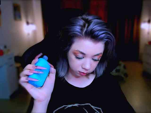 BabyNicole webcam