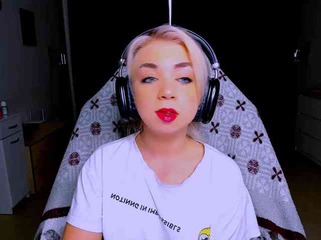 BabyNicole webcam