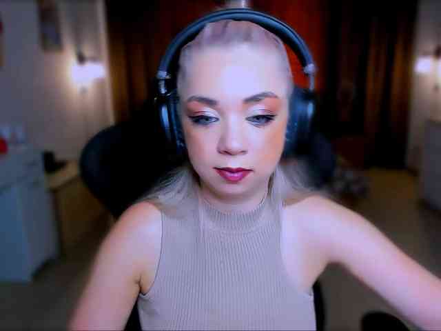 BabyNicole webcam