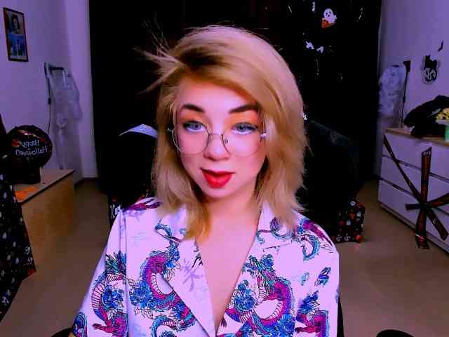BabyNicole webcam