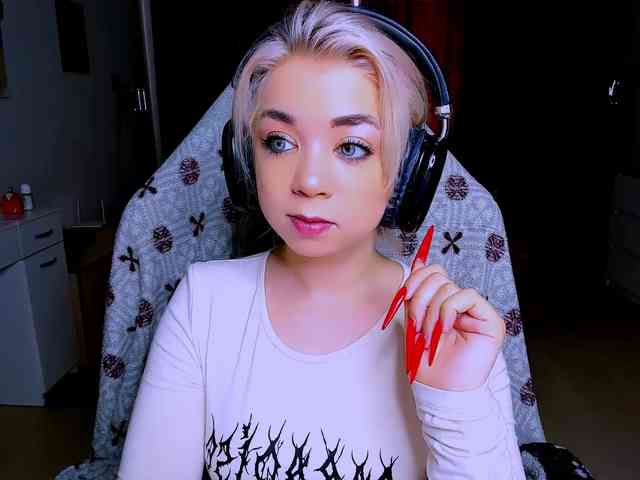 BabyNicole webcam