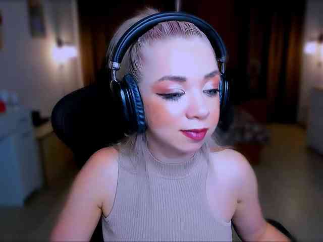 BabyNicole webcam