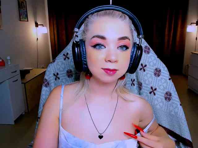 BabyNicole webcam