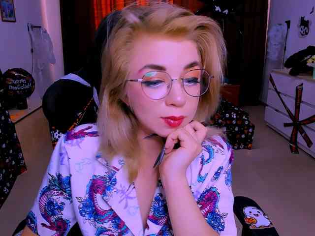 BabyNicole webcam
