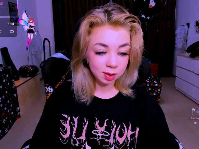 BabyNicole webcam