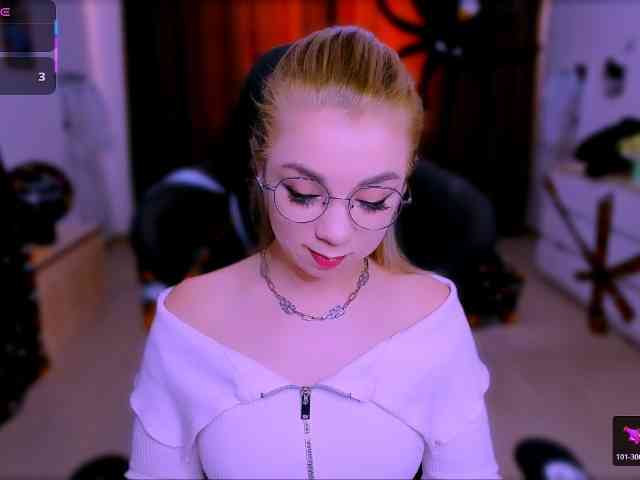 BabyNicole webcam
