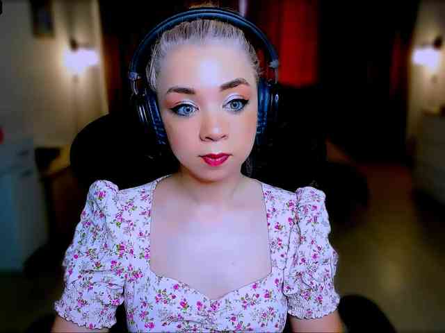 BabyNicole webcam