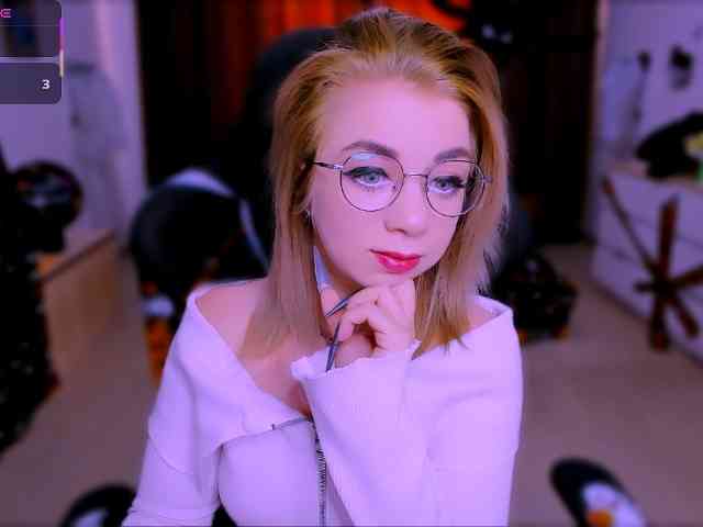 BabyNicole webcam