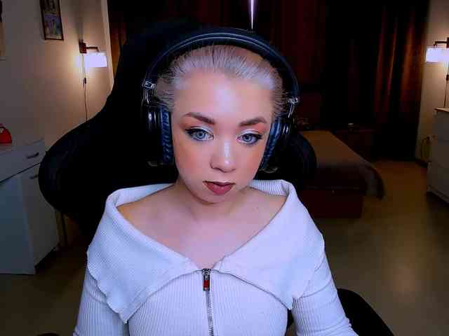 BabyNicole webcam