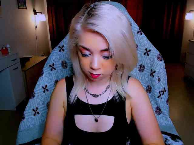 BabyNicole webcam