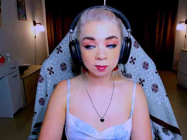 BabyNicole webcam