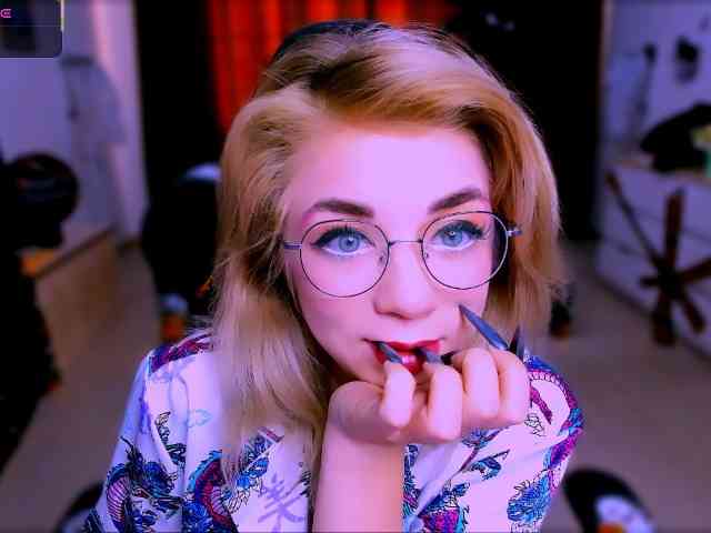 BabyNicole webcam