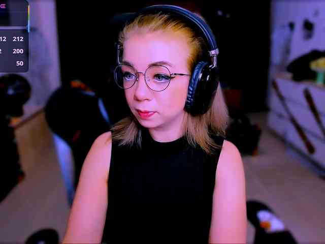 BabyNicole webcam