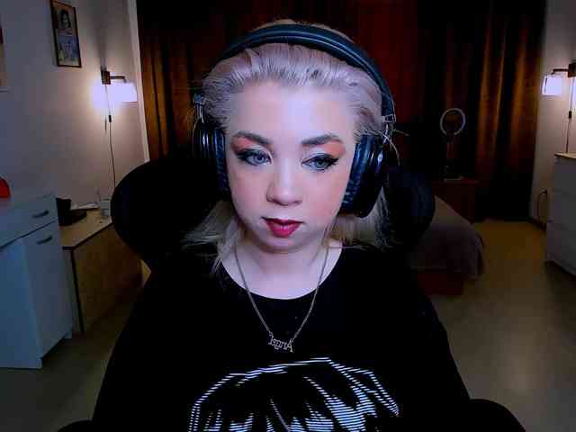 BabyNicole webcam