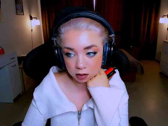 BabyNicole webcam