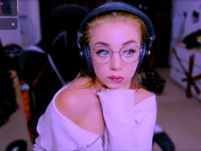 BabyNicole webcam