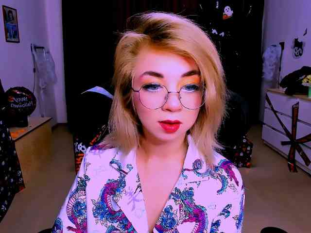 BabyNicole webcam