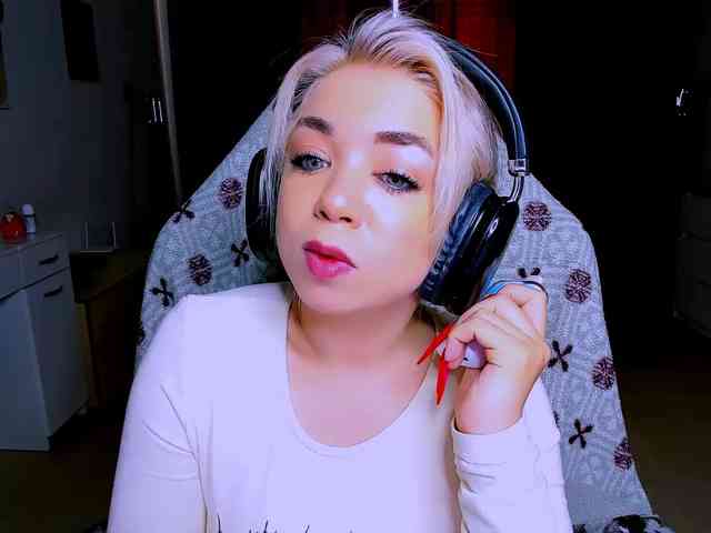 BabyNicole webcam