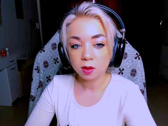 BabyNicole webcam