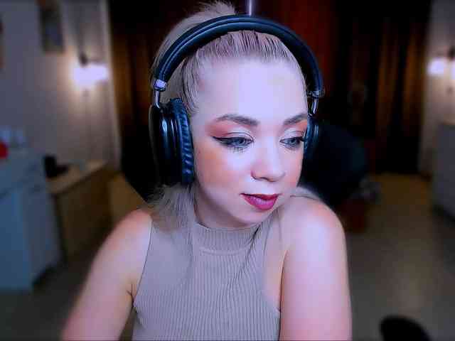 BabyNicole webcam