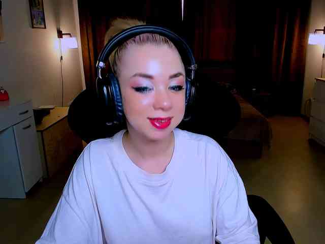 BabyNicole webcam