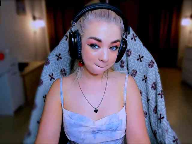 BabyNicole webcam