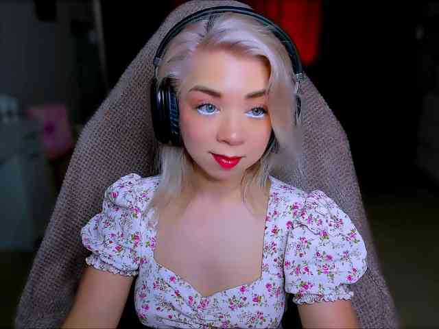 BabyNicole webcam