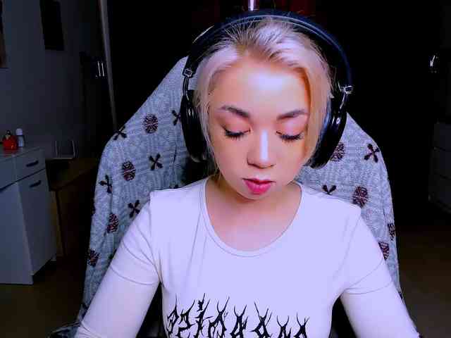 BabyNicole webcam