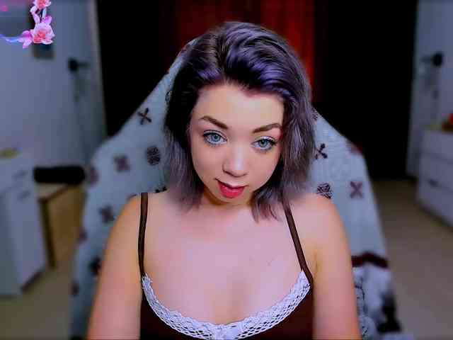 BabyNicole webcam