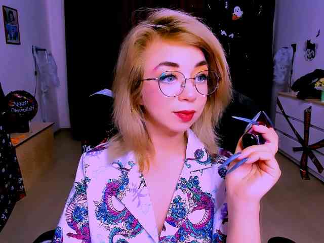 BabyNicole webcam