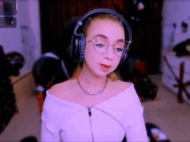BabyNicole webcam