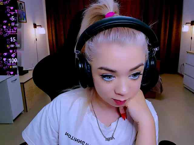 BabyNicole webcam